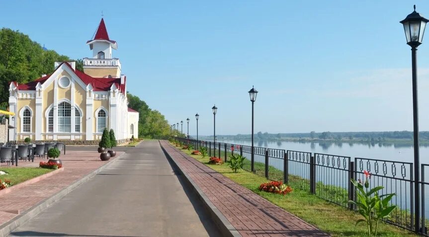 Сарапул набережная 2023. Удмуртская республика, сарапул, центральный район, ул. Камский доктор дом башенина. Город сарапул удмуртская республика. А.