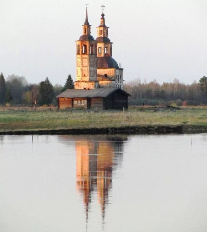 Погода в лени. Храм в Яренске Ленского района Архангельской области. Троицкая Церковь Ленский район Архангельская область. Ключевской Ленский район Церковь. Село Лена Архангельская область Ленский район.