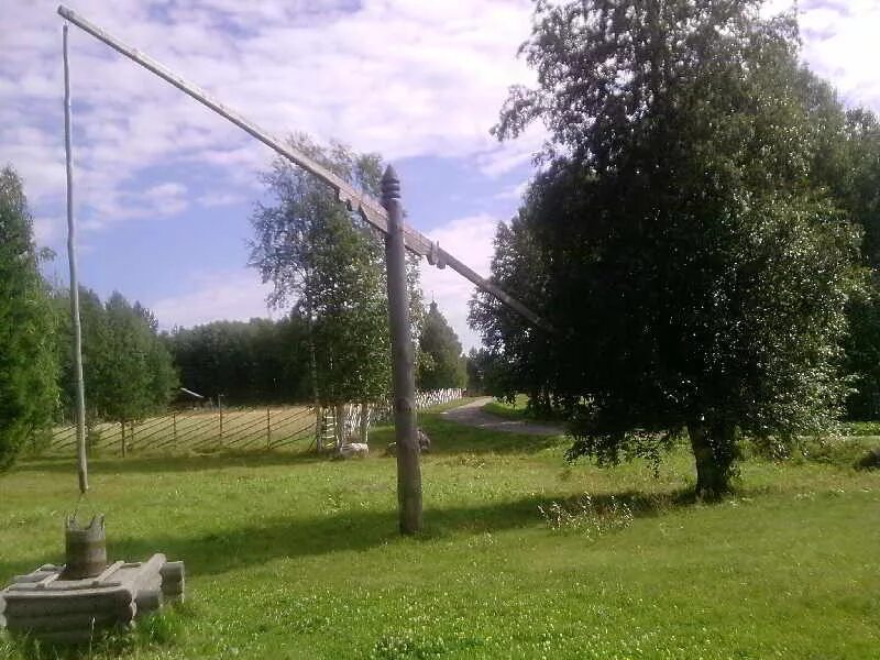 Колодец журавель. Колодец журавль. торопец колодец журавль. старинный колодец журавль.