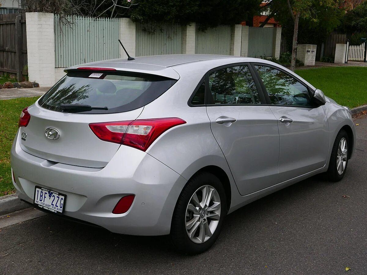 Hyundai i30 gd 2013. I30 бу. Hyundai i30 черный. 6 at. I30 бу.
