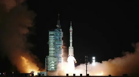 Космический корабль вышел на орбиту