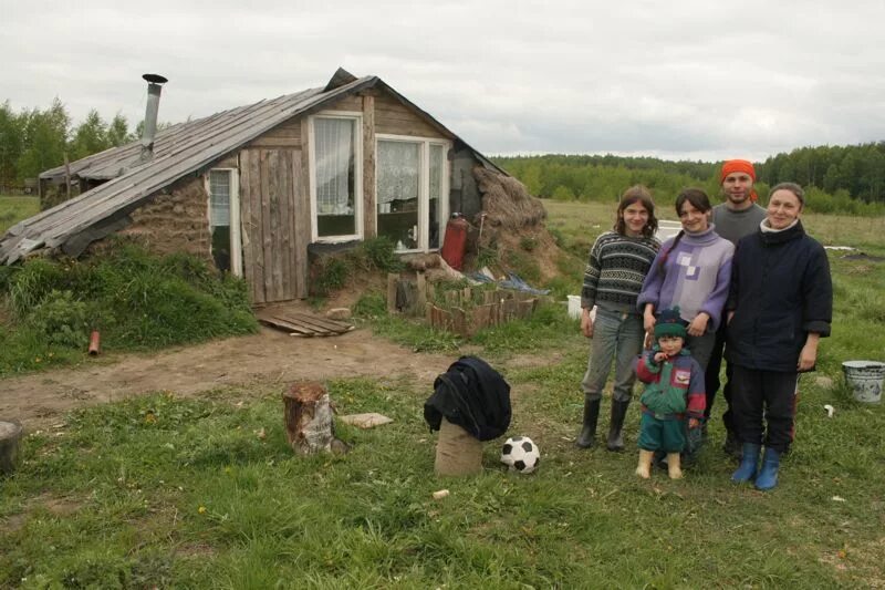 Поселения родовых поместий. Поселение Ковчег Калужская область секта. Эко-поселение "Медынька". Поселение родовых поместий Ковчег. Экопоселение Башкирии.