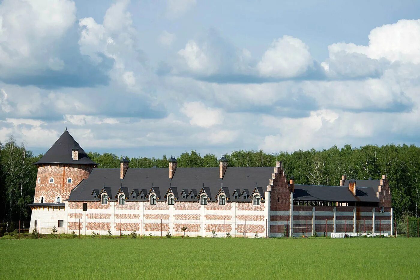 Доношово замок la ferme. Ля ферма. Замок доношово озерский район. Замок озеры la ferme de reve. Замок доношово озерский район.