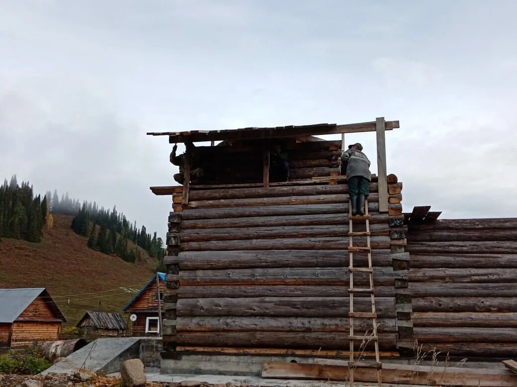 Погода каз таштагольский район. Поселок Усть-Кабырза Таштагольский район Кемеровская область. Поселок Кабырза Кемеровская область Таштагольский район. Храм Усть Анзас. Поселок Кедровка Таштагольский район.