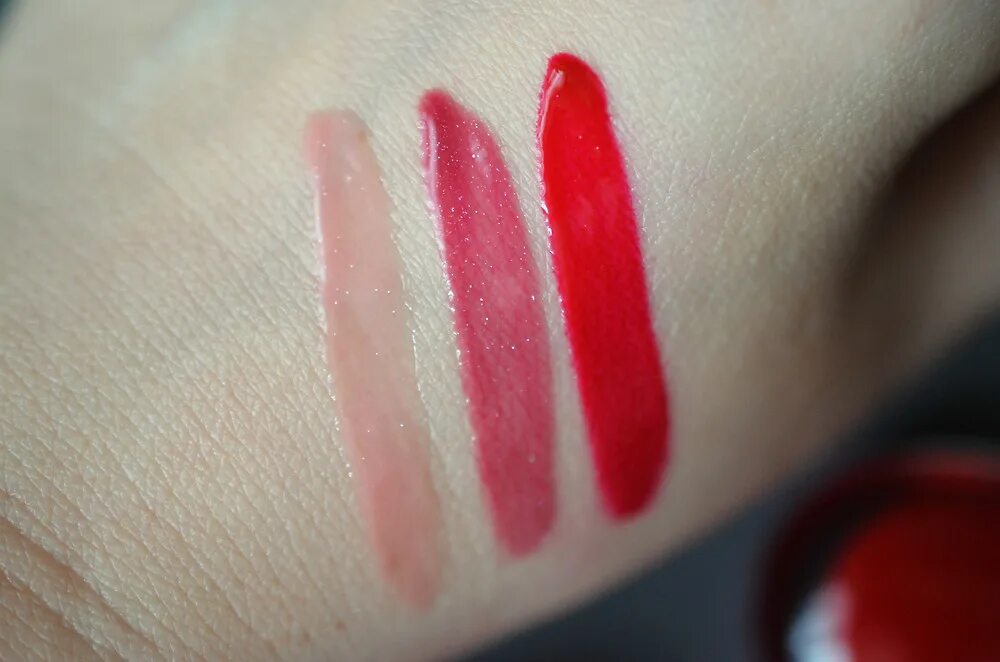 Kiko milano glossy dream sheer lipstick свотчи 204. Kiko milano long lasting eyeshadow stick свотчи. Kiko тени в стике. Kiko milano glossy dream sheer lipstick 208. Kiko milano jelly stylo свотчи.