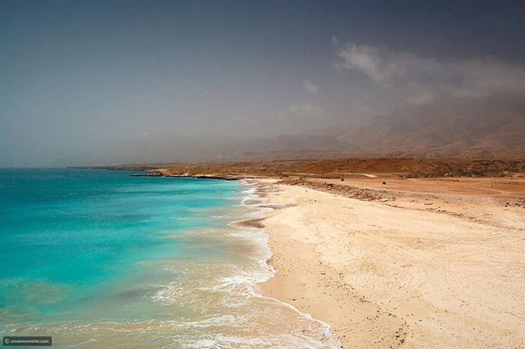 Аравийский какой океан. Аравийское море Оман. Tiwi Beach Оман. Оманский залив индийский океан. Аравийский полуостров пляжи.