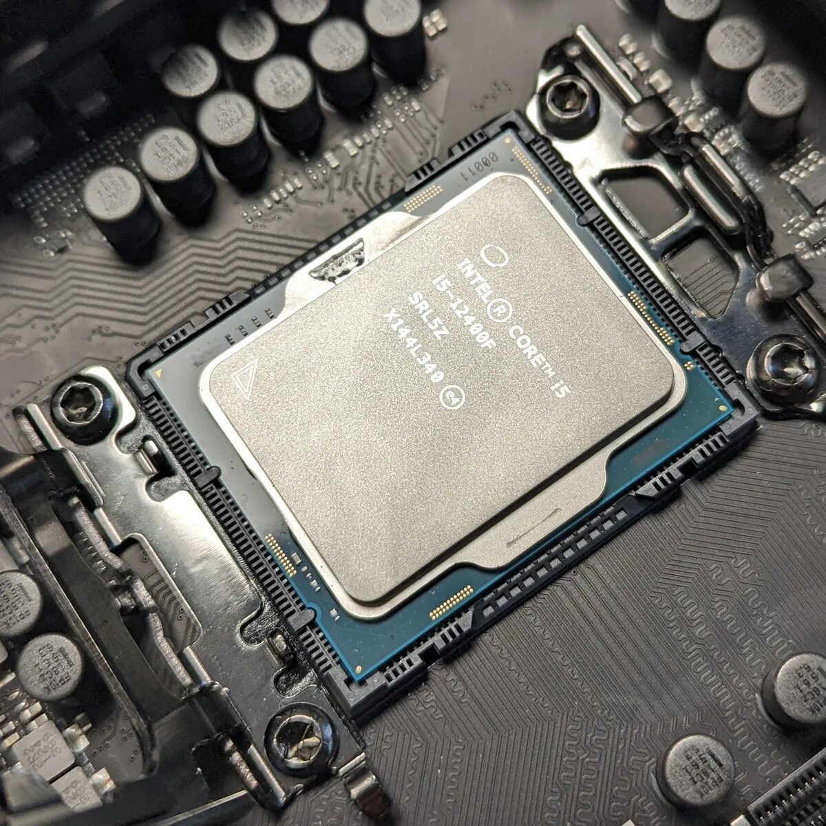 Intel 12400f vs ryzen 5 5600. Intel Core i5 12400f. Процессор 12700k. Intel Core i7 12700k. I5 12400 скальпирование.