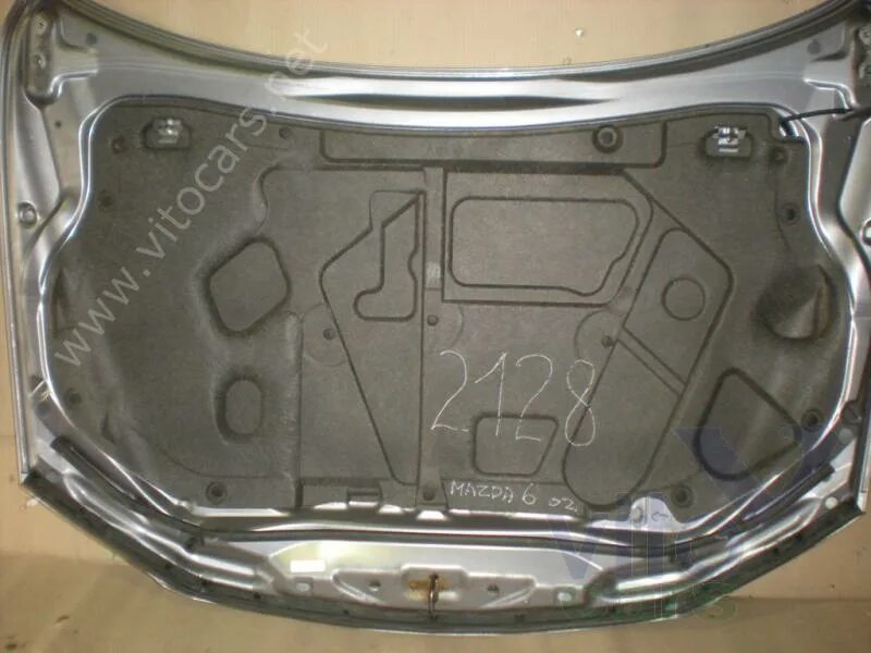 Мазда ZX 3 2.0 запчасти шумоизоляция капота. Шумоизоляция капота Мазда 6 gg 2002-2007. Шумоизоляция капота Mazda Mazda 6 GJ. Мазда 6 2004 капот.