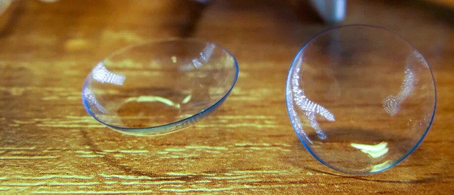 Жесткие контактные линзы. Мягкие линзы это. Мягкие линзы это. Склеральные линзы при кератоконусе. Прозрачные контактные линзы.