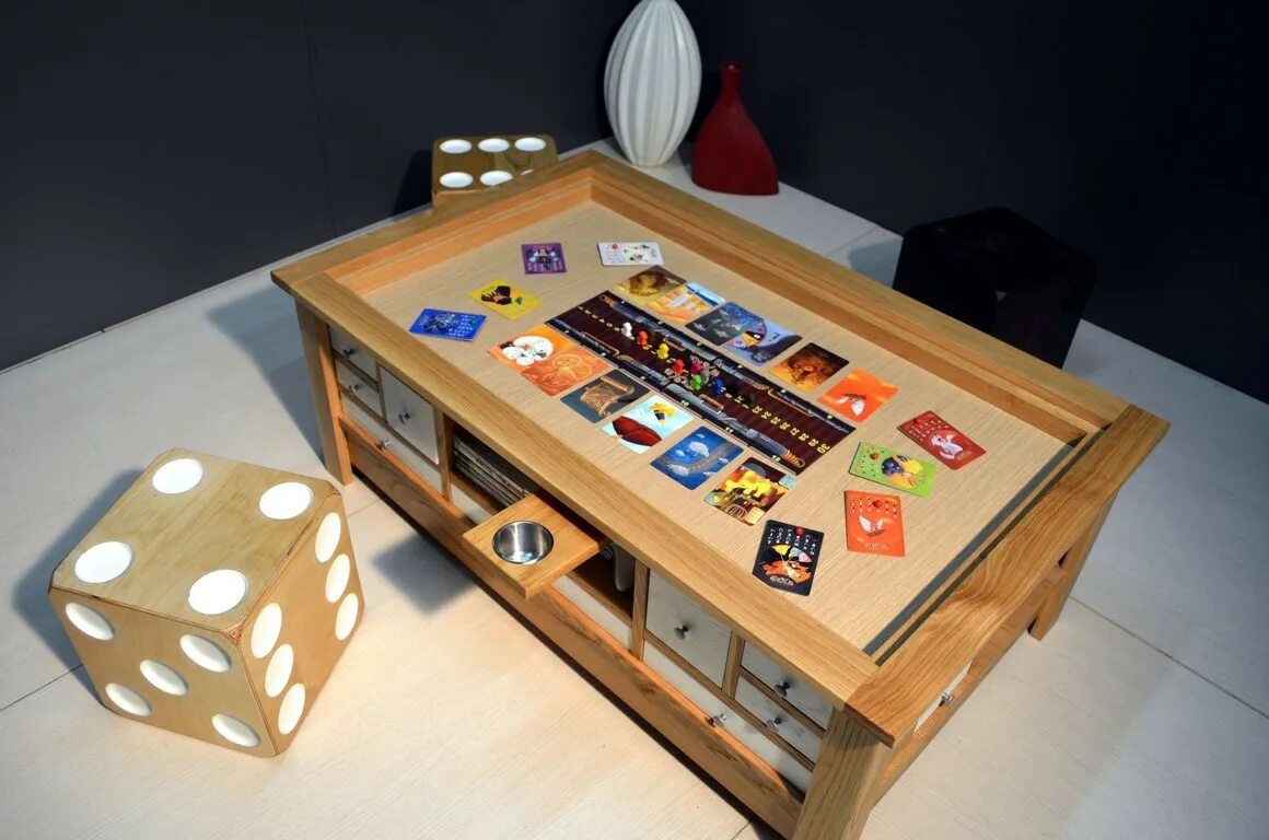 Игра через стол. Настольная игра открытая кухня. Настольная игра "стол с вкусняшками". Table games. Boardgame Coffee Table.