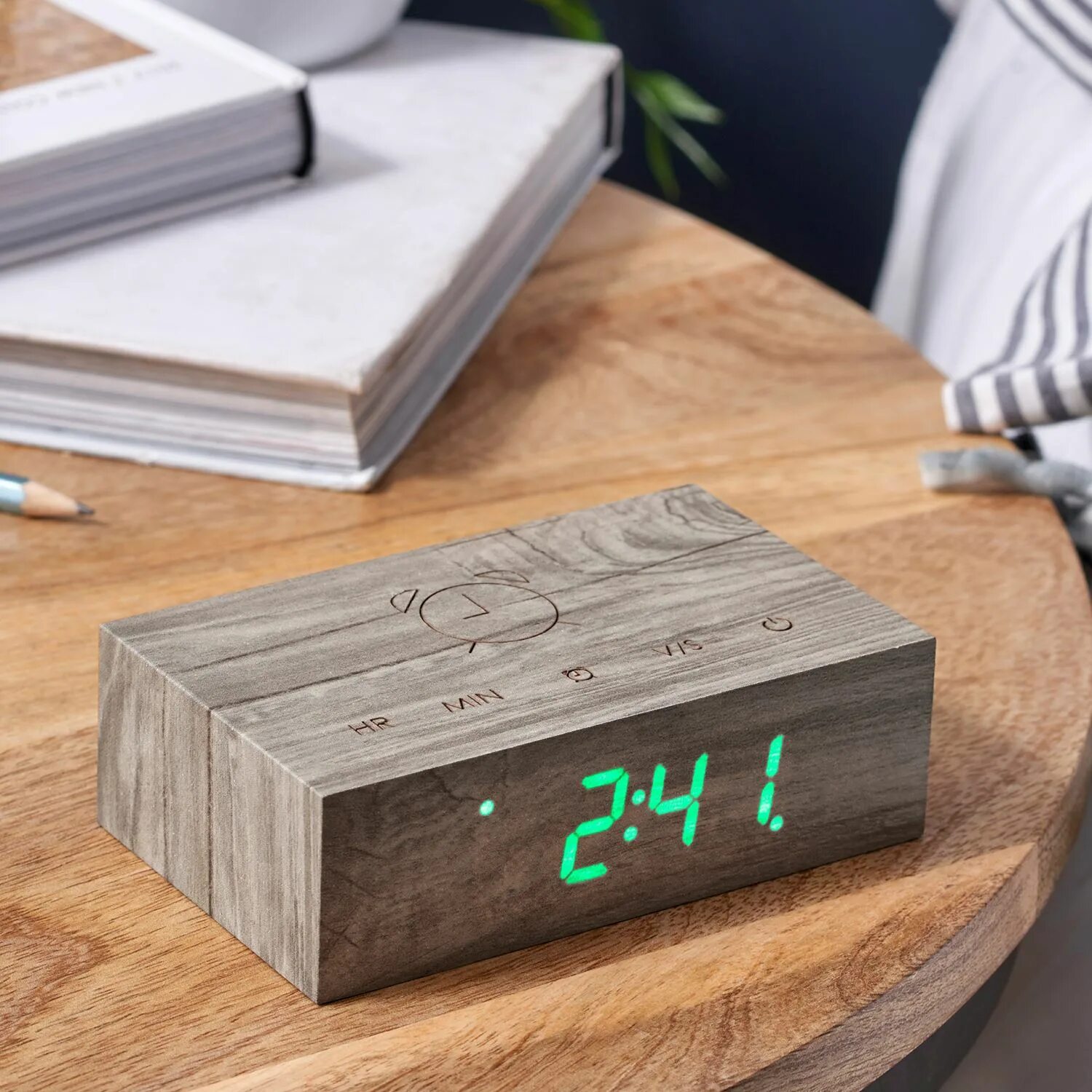 Flip click. Деревянный будильник. будильник дерево. click clock crival.
