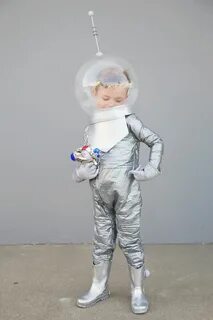 Костюм космонавта для девочки
