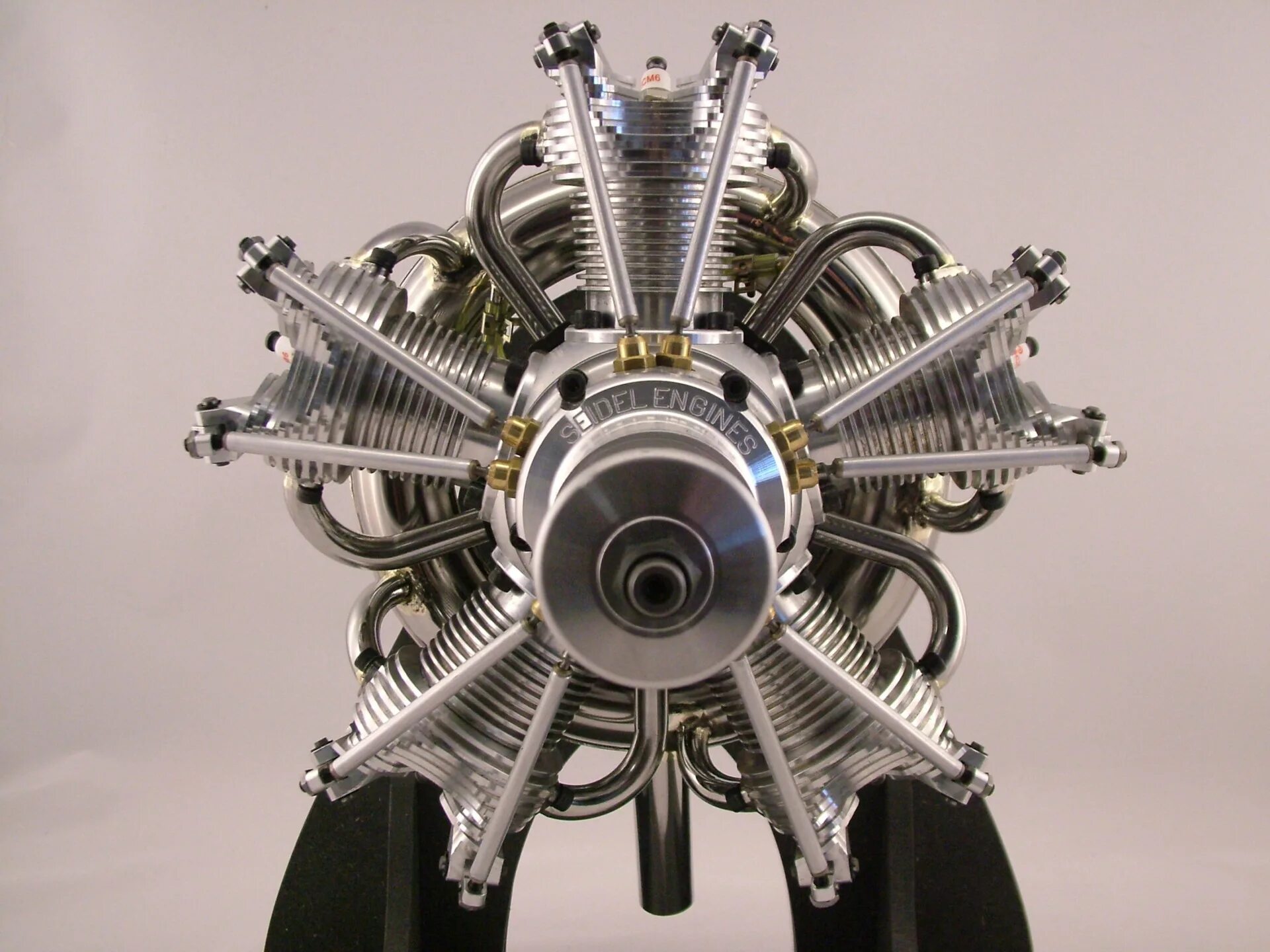 Двигатель центробежный купить. Поршневой 24 цилиндровый звездообразный двигатель. Двигатель Чарльза Мэнли звездообразный. Звездообразные двигатели Sirius. Звездообразные четырехтактные двигатели авиационные.