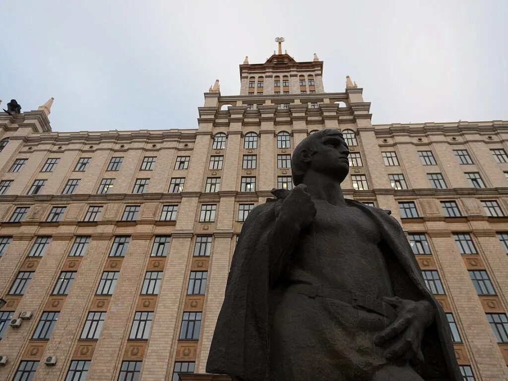 Здание юургу челябинск. Вузы челябинска 2024. Частный университет челябинск. Университет юургу. Челябинский вуз юургу.