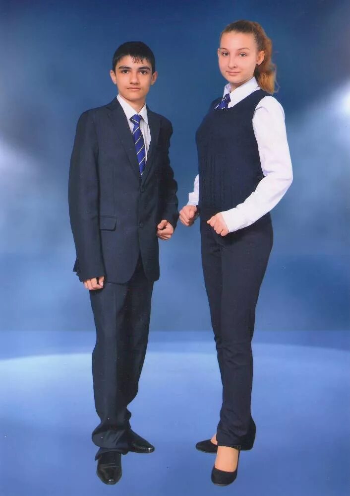 одежда в школу. парадная форма школьника. школьная форма для начальной школы. школьная форма в будущем. современная школьная форма.