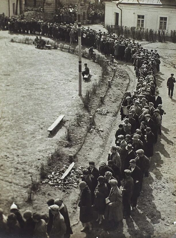 Что случилось 14 апреля 1930 года. Похороны Маяковского Москва 17 апреля 1930 год. Маяковский 1930 похороны.