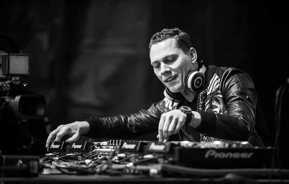 Дж тиеста. Tiesto. DJ Tiesto. Tiesto диджей. Tiesto 1997.