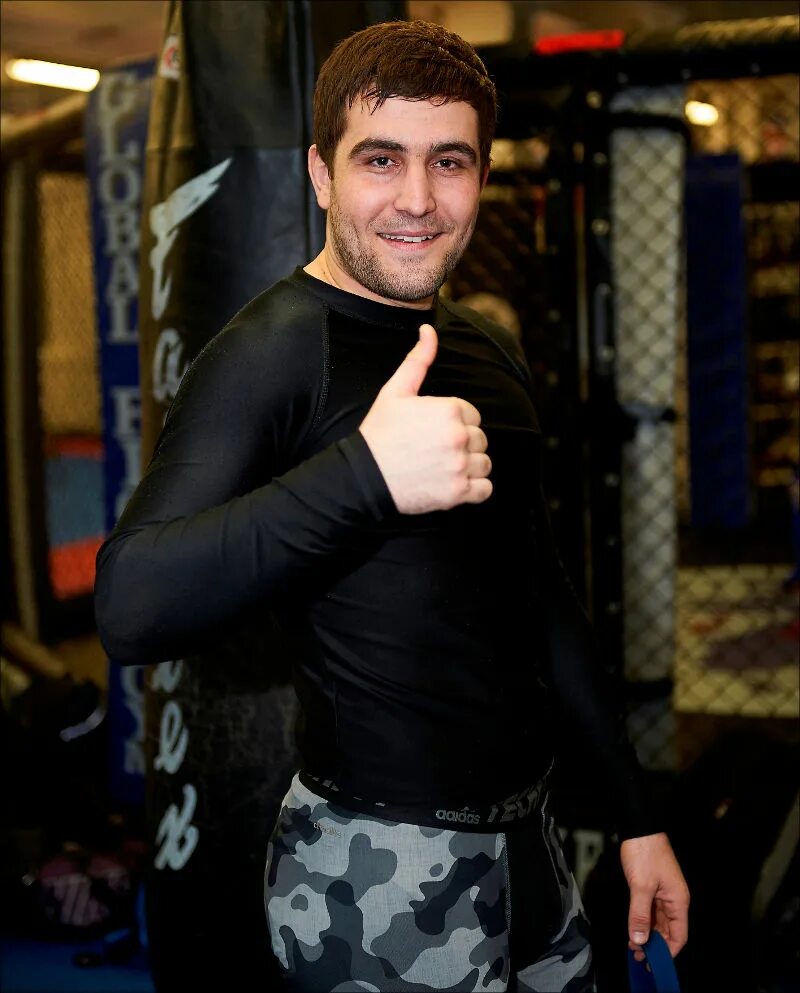 Таджички в москве. Гастарбайтеры на красной площади. Чурки на красной площади. Красная площадь новый год 2022 мигранты. Гастарбайтеры в россии.