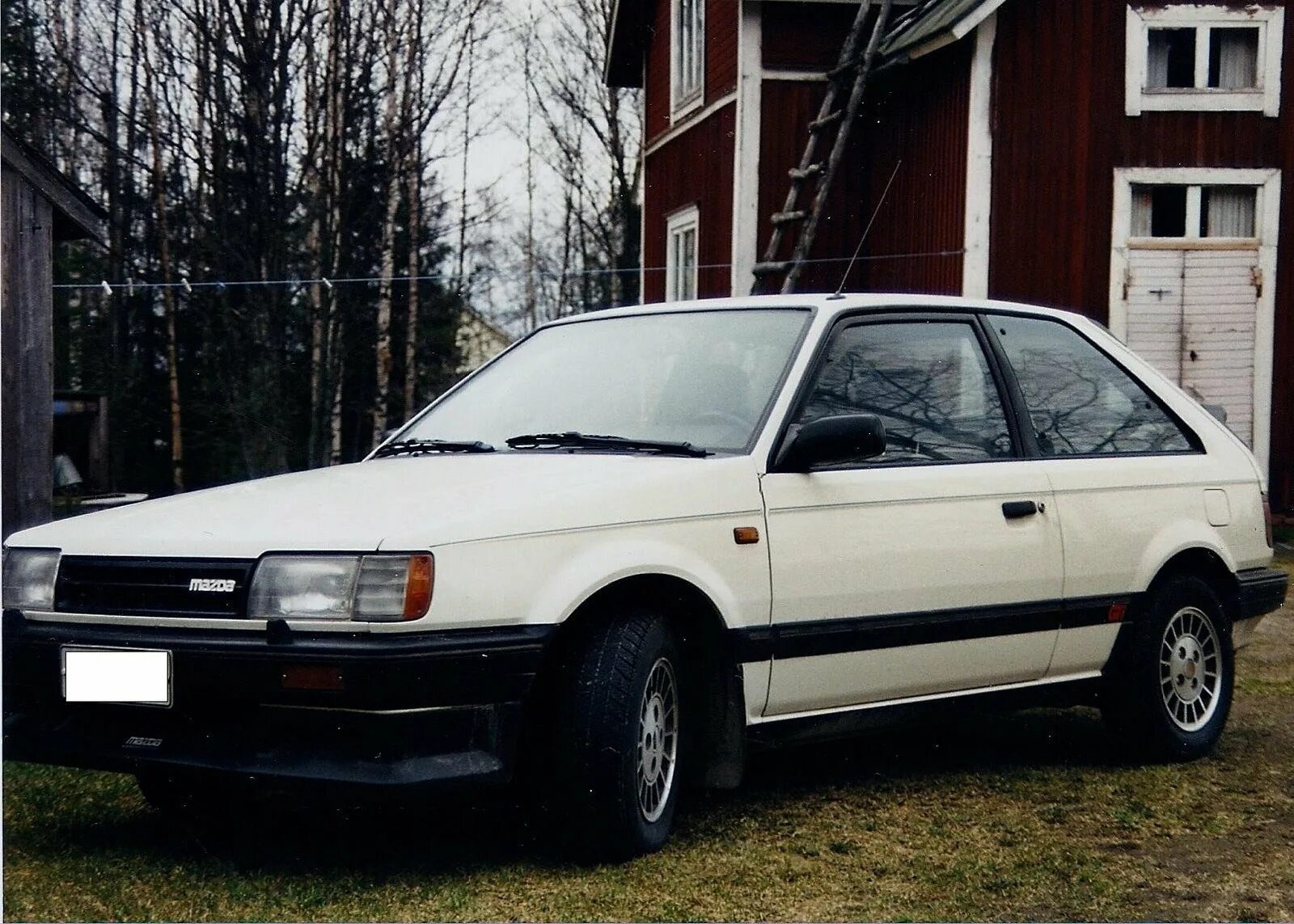 Mazda 323 1986. Мазда 323 хэтчбек 1986. Мазда 323 1986г. Mazda 323 1986 седан. Мазда 1986