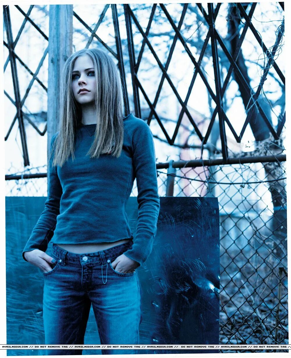 Avril lavigne let go. Аврил Лавин. Аврил Лавин компликейтед. Аврил Лавин 2002. Avril Lavigne 2002 complicated.