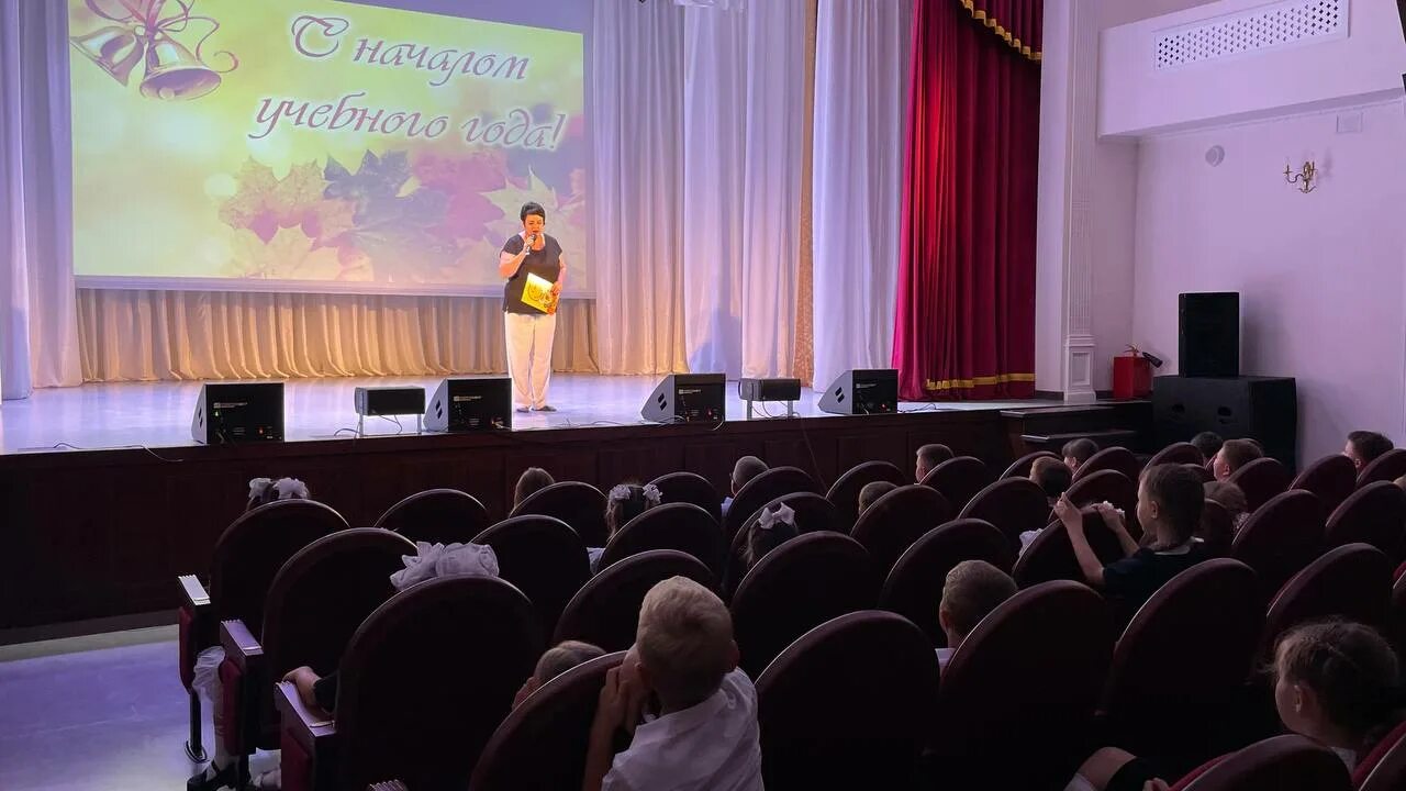 Рдк темрюк. Дк темрюк. районный дом культуры темрюк. дом культуры.