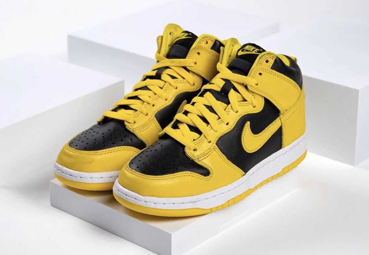 Желтые данки. Nike dunk желтые. Nike sb dunk. Nike dunk high varsity maize. Желтые данки.