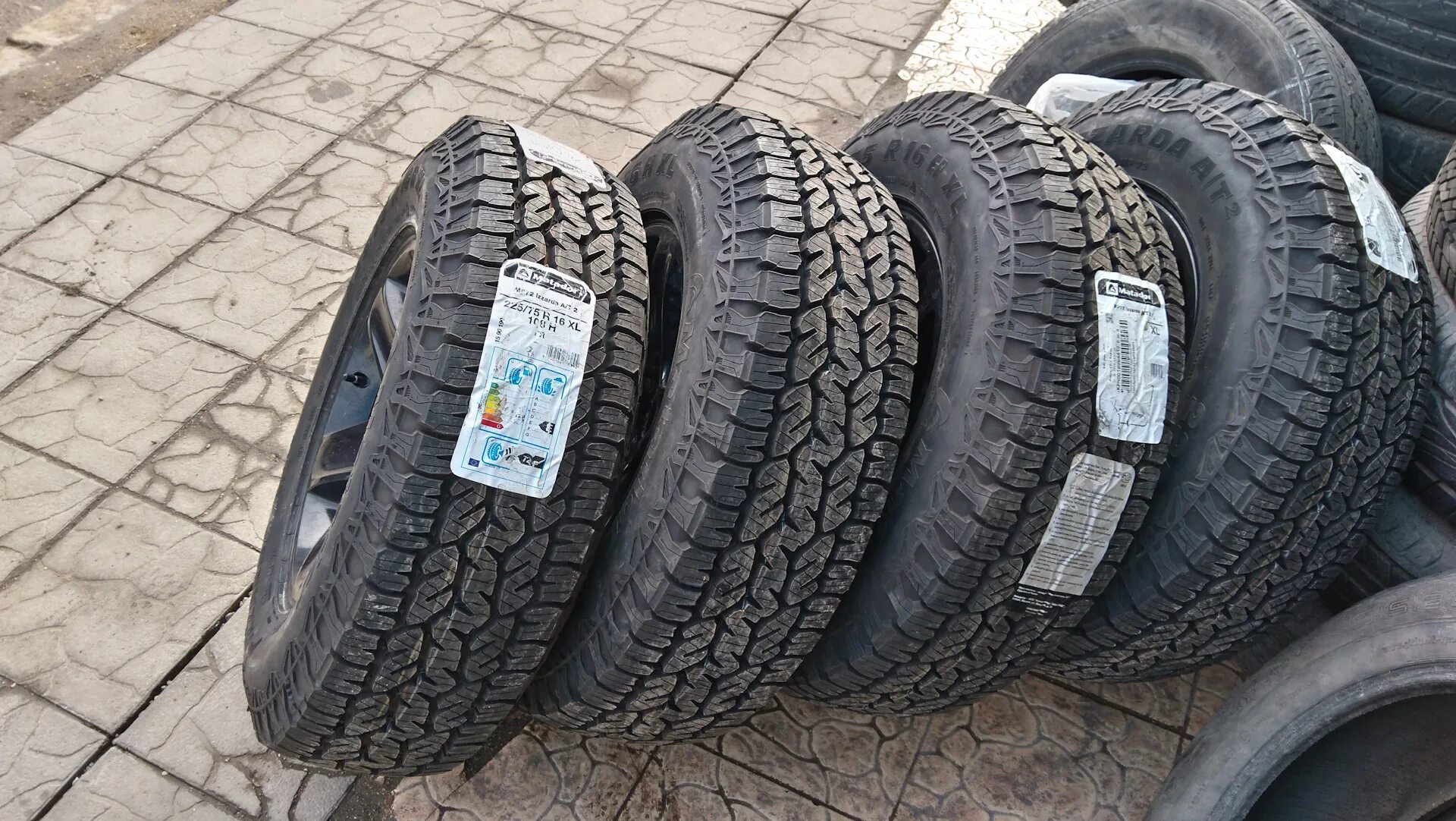 245/70 R16. Резина Купер Сузуки Гранд Витара 16. 245 70 16 Габариты. Грязевая резина на Сузуки Джимни 205/70 r15.