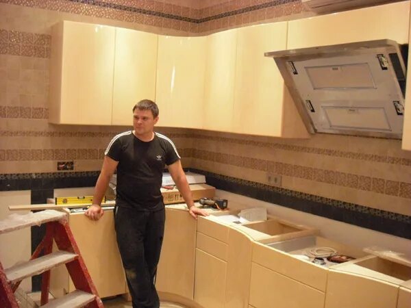 Частный мастер по мебели. Монтаж мебели. Сбор мебели. Мастер сборщик мебели. Сборка мебели мастер.