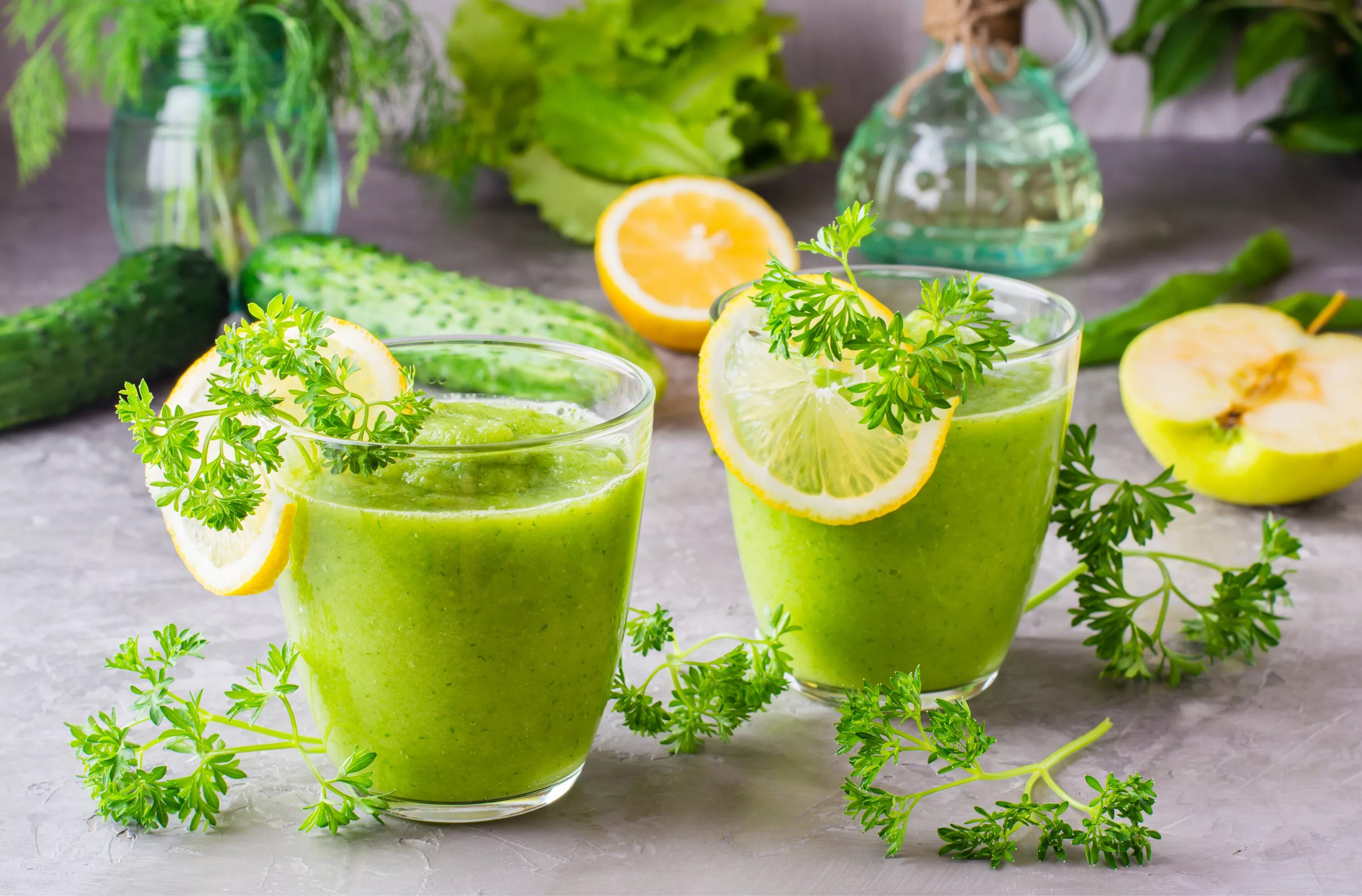 Сельдерей огурец и киви. Напитки смузи Smoothie Green. Огурец петрушка смузи. Зелёный смузи детокс. Смузи огурец сельдерей.