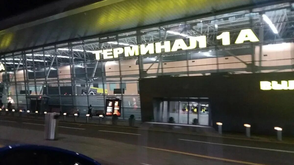 Аэропорт казани закрывают в октябре. Аэровокзал казань. Аэропорт казань терминал 2. Новый аэропорт казани. Новый аэропорт казани.