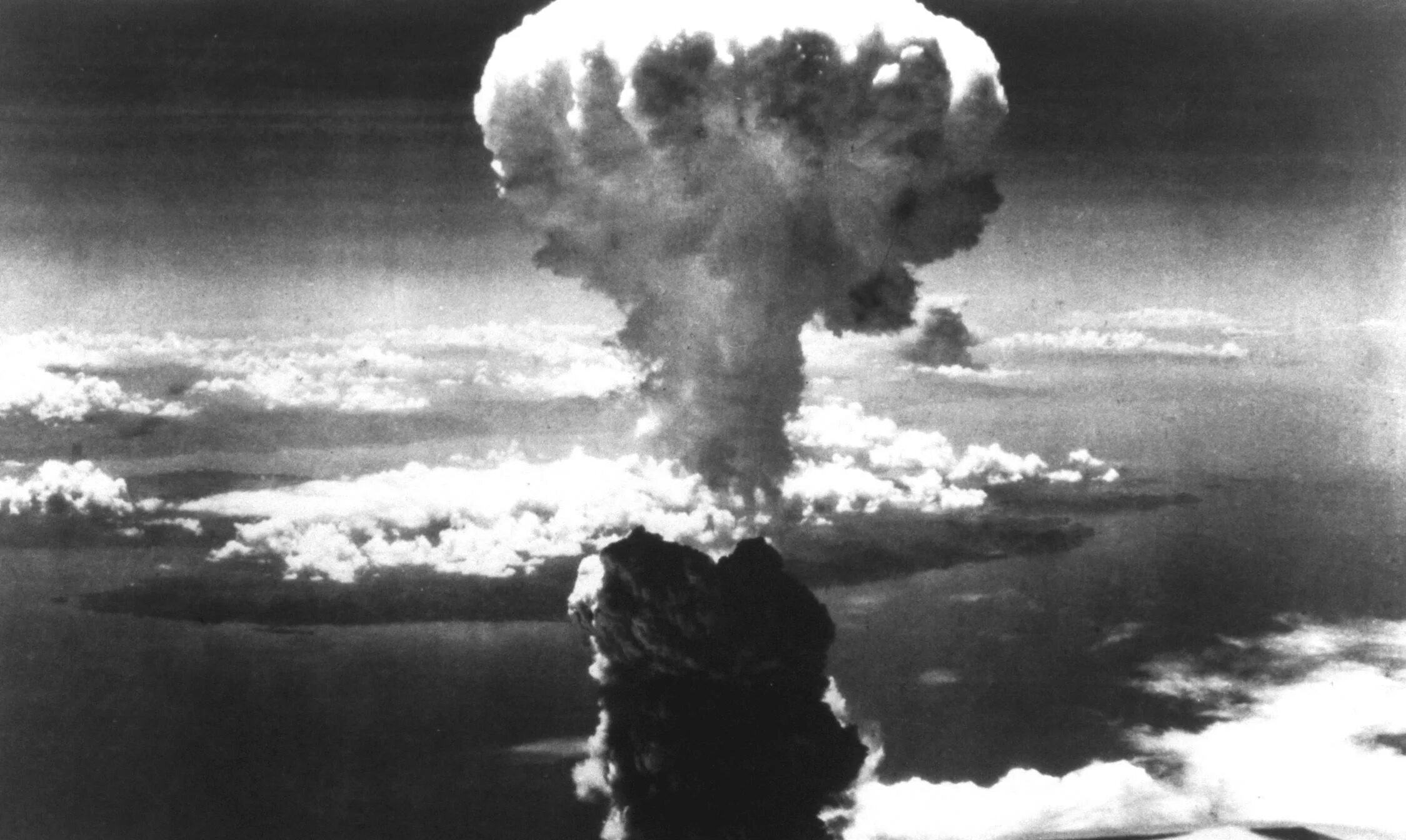 Ядерное нападение. Бомбардировка Хиросимы и Нагасаки 1945. Атомная бомбардировка Хиросимы. Хиросима и Нагасаки атомная бомба. Бомба на Хиросиму и Нагасаки.