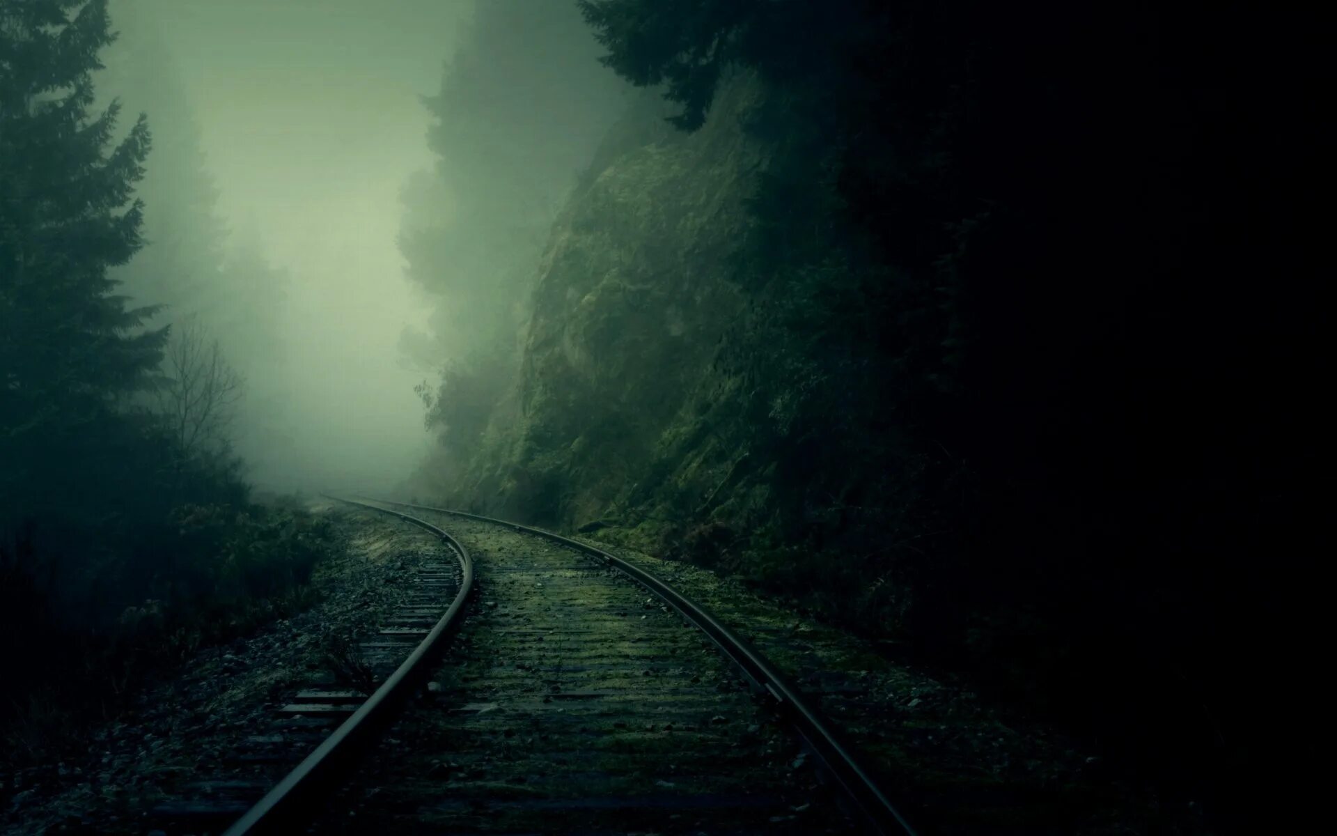 Мрачный пейзаж. Железная дорога туман. Дорога в тумане. Мрак. Вид никуда