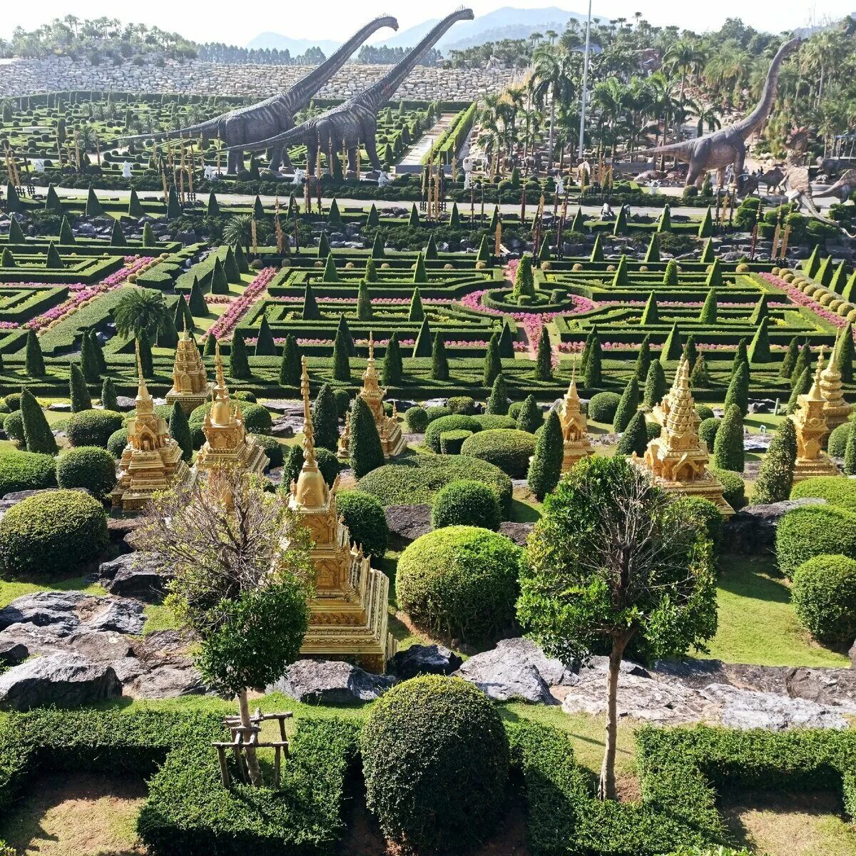 Сад мадам Нонг Нуч. Парк в Тайланде Нонг Нуч. Сад Нонг Нуч в Паттайе. Ботанический сад Паттайя.