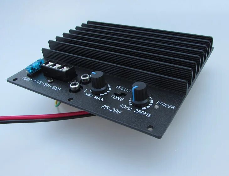 Boss audio 4000d. усилитель сабвуферный pa-60a ( встраиваемый. встраиваемый усилитель для сабвуфера 12 вольт. моно усилитель для сабвуфера. усилитель laconic audio 4 канальный.