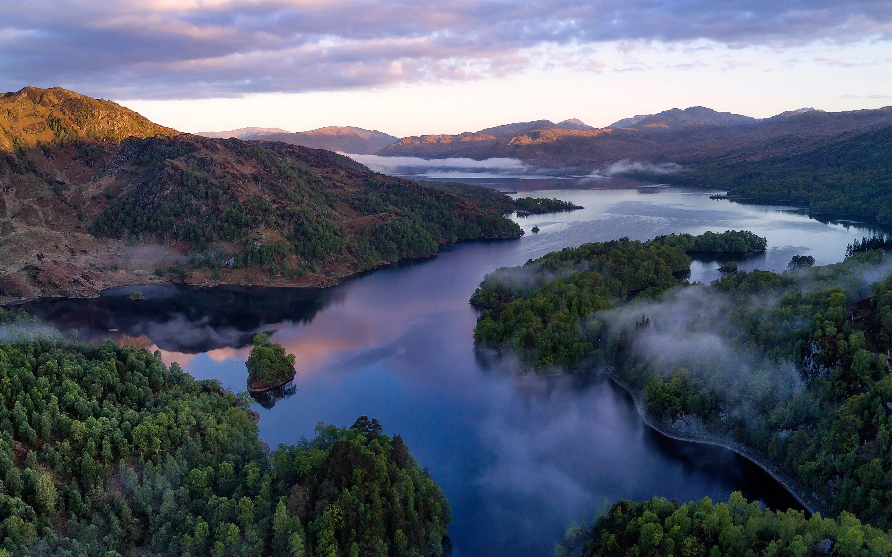 Шотландия озеро Loch Lomond. Озеро лох ломонд. Лох ломонд и Троссахс национальный парк. Лох ломонд река. Scotland nature reserves