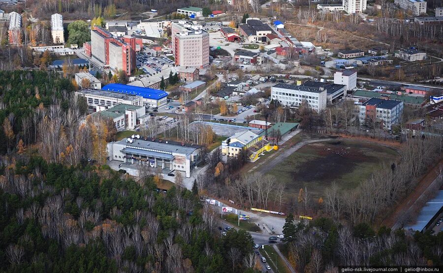 дом молодежи юность академгородка новосибирск. дом культуры юность академ. молодежь академгородка. академгородок бульвар молодежи. институт новосибирск академгородок фестиваль молодежи.