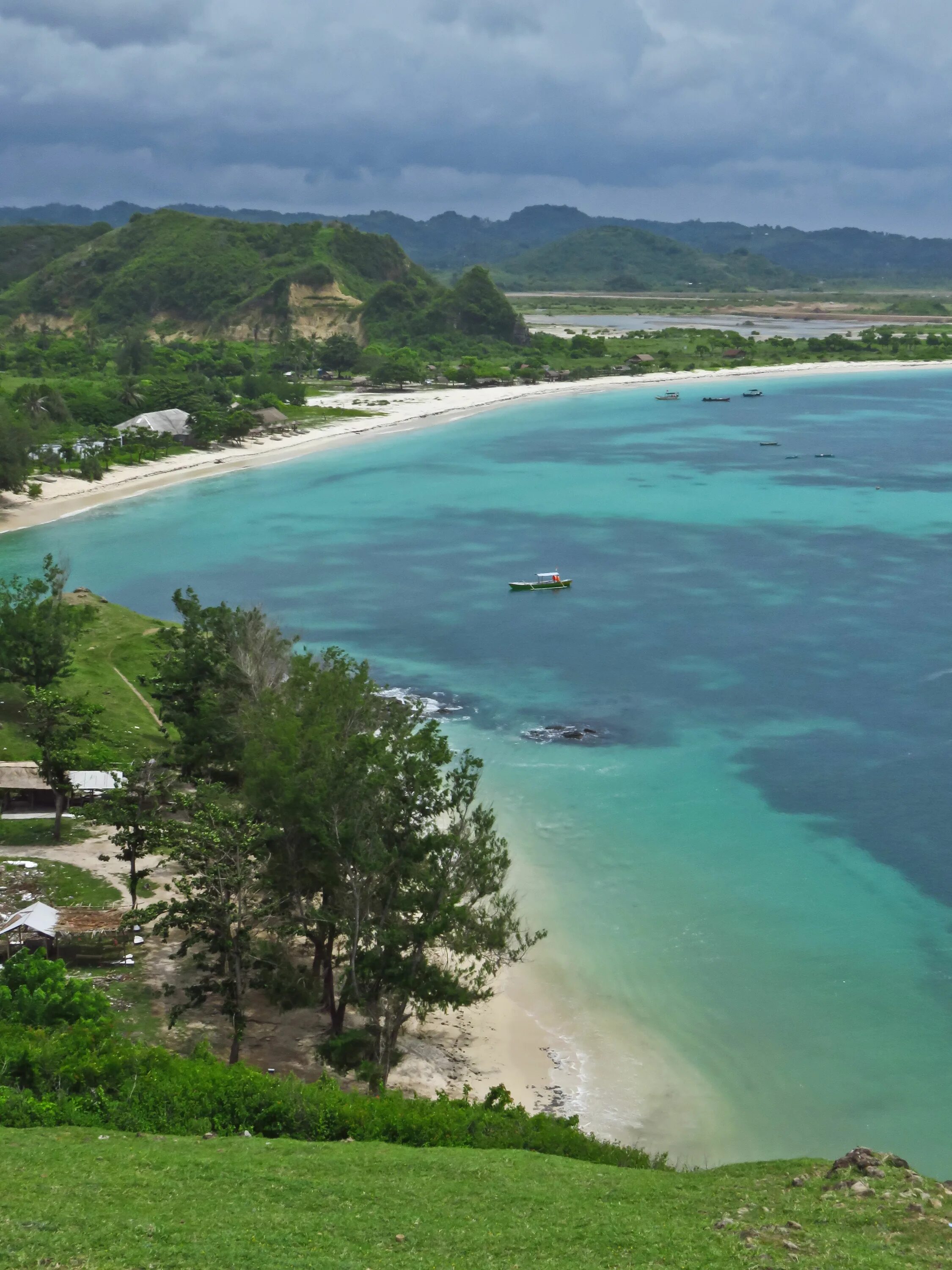 Остров ломбок. Бали и Ломбок. Кута Бали. Остров Ломбок Индонезия. Kuta (Lombok).