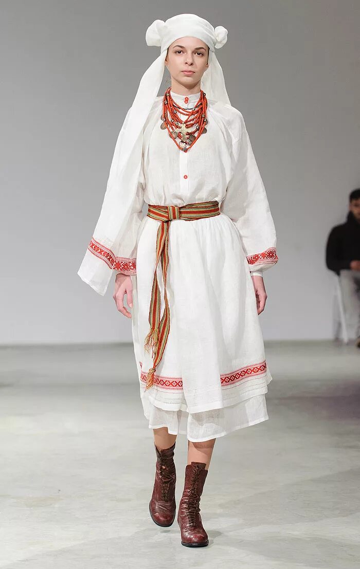Украинская одежда 6. Украинский костюм женский. Современная Национальная одежда. Фольклорный стиль.