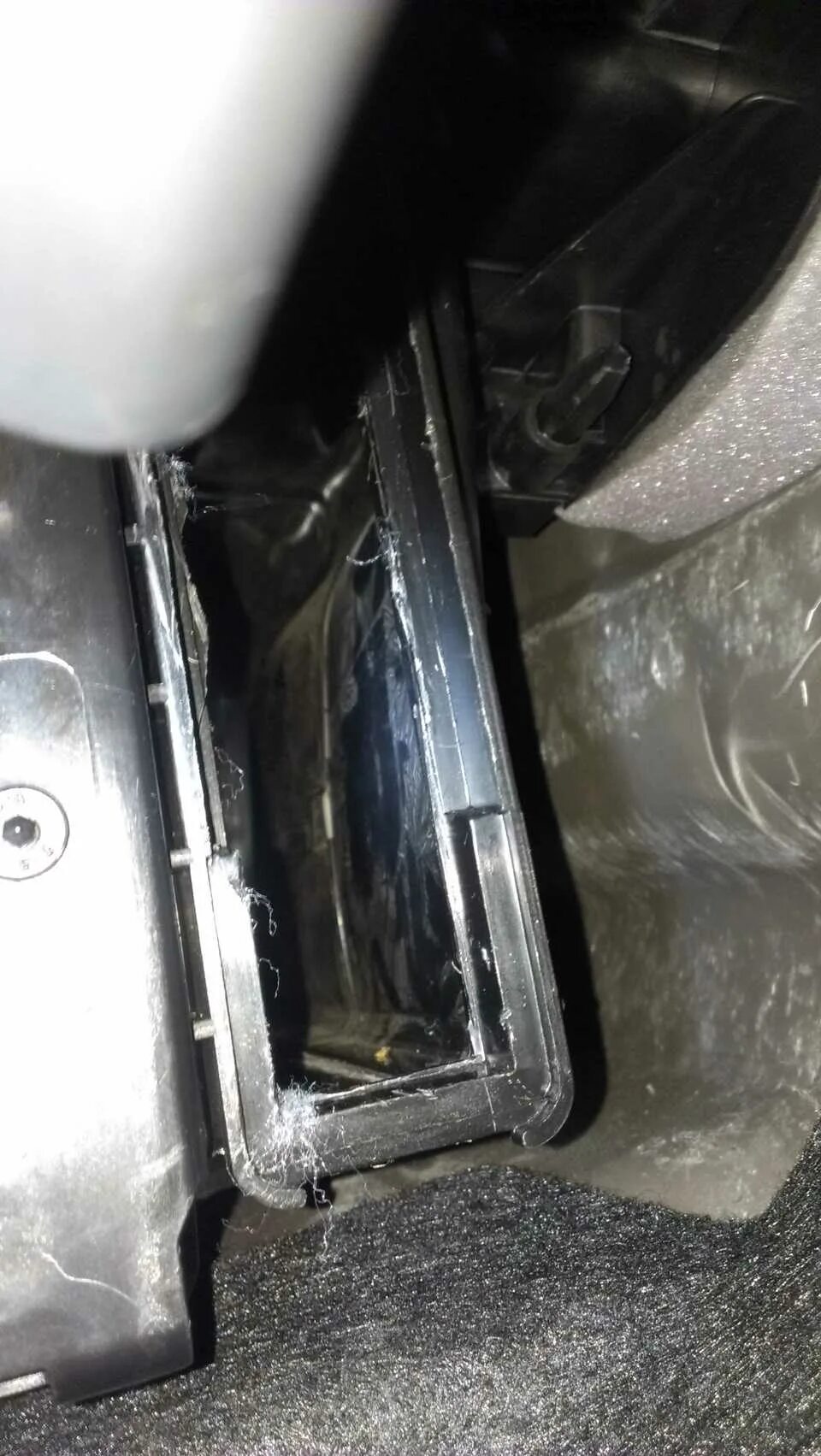 Салонный фильтр ларгус 8 клапанов. Заглушка салонного фильтра ларгус. Ларгус 2014 года салонный фильтр. Салонный фильтр лада ларгус с кондиционером 16 клапанов. Фильтр салона lada largus fl 2022.