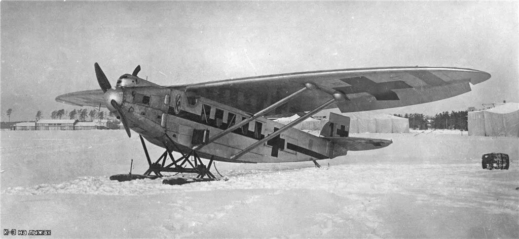 Первые самолеты советского союза. Самолет Калинина к-5. Санитарный самолёт с-2 "СССР-к790". Самолеты СССР 30-Х. Самолеты санитарной авиации СССР.