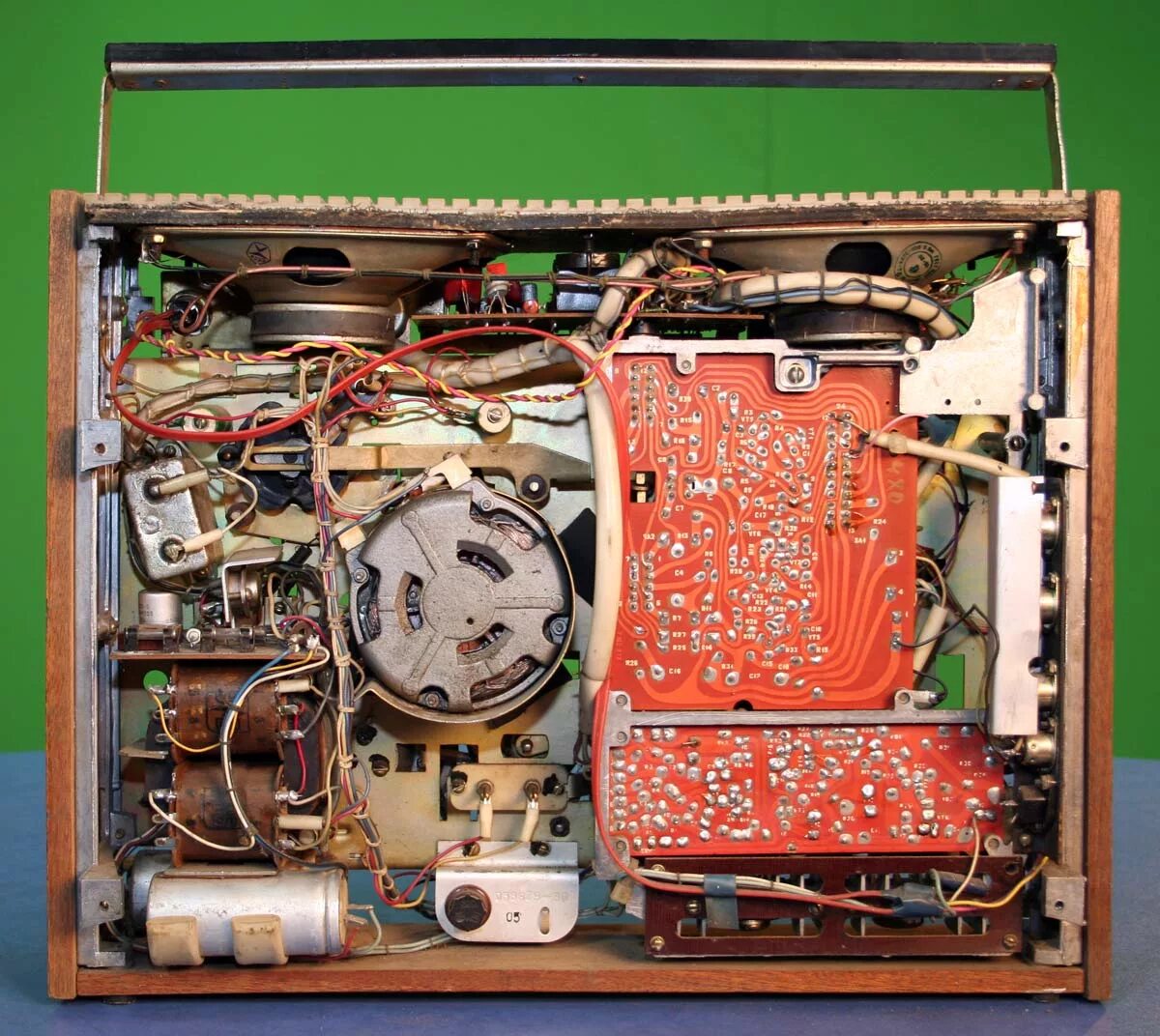 Войсковой магнитофон вм-85к. Катушечный магнитофон драгметаллы. Катушечный магнитофон яуза 209 стерео. Катушечный магнитофон нота 203-1. Катушечный магнитофон драгметаллы.