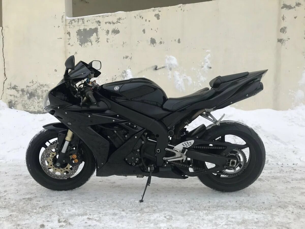 Yamaha r1 черный матовый. Yamaha r1 2005 черная. Yamaha r3 черная матовая. Ямаха р1 матовый.