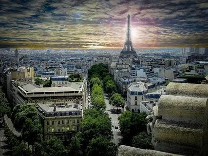 Paris many
