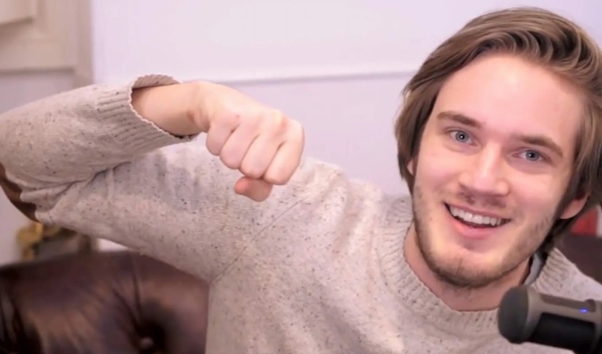 Самый богатый блоггер ютуба. PEWDIEPIE Швед?.