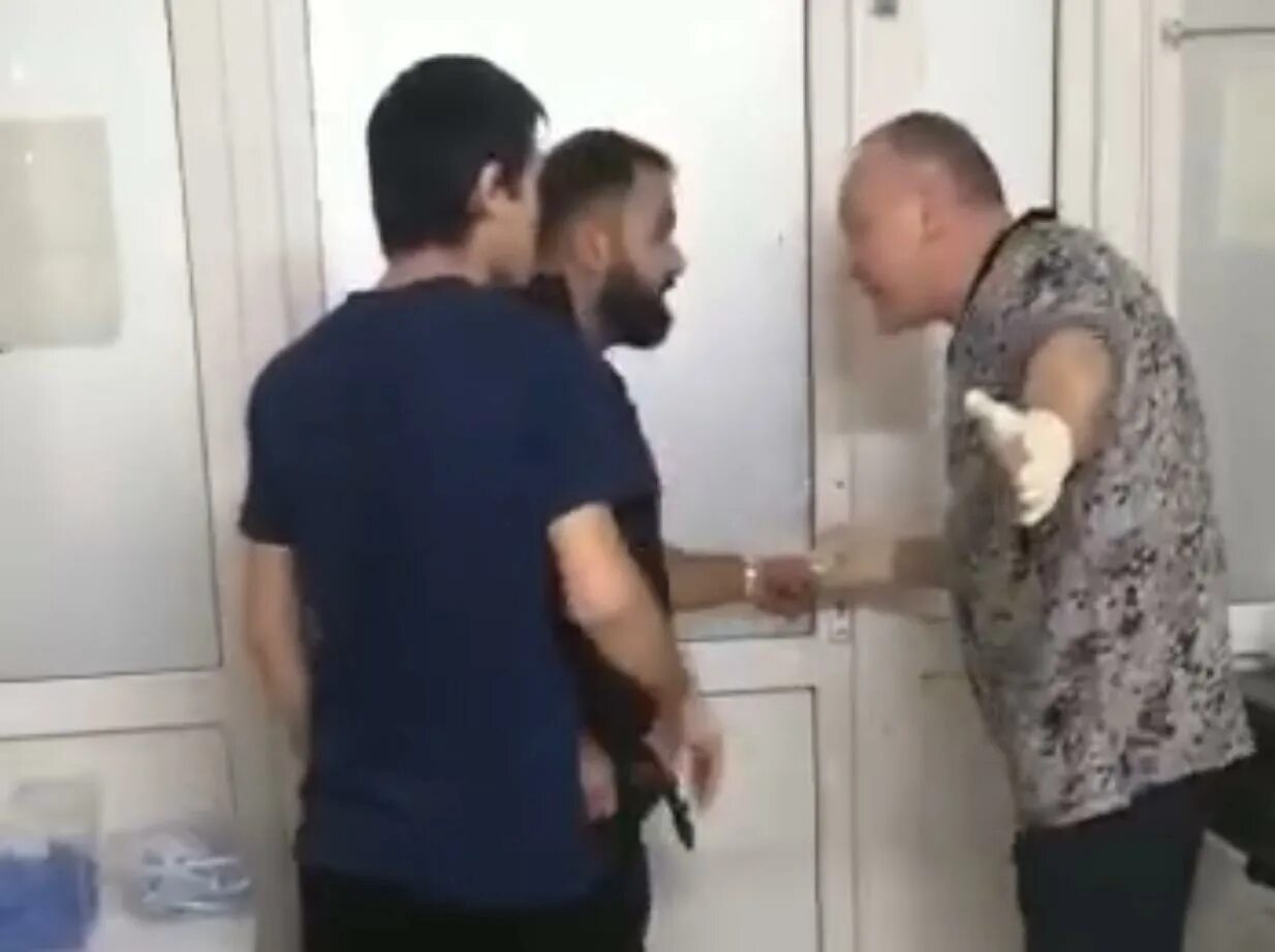 Напал в больнице. Напал в больнице. Напал в больнице. Напал в больнице. Напал в больнице.