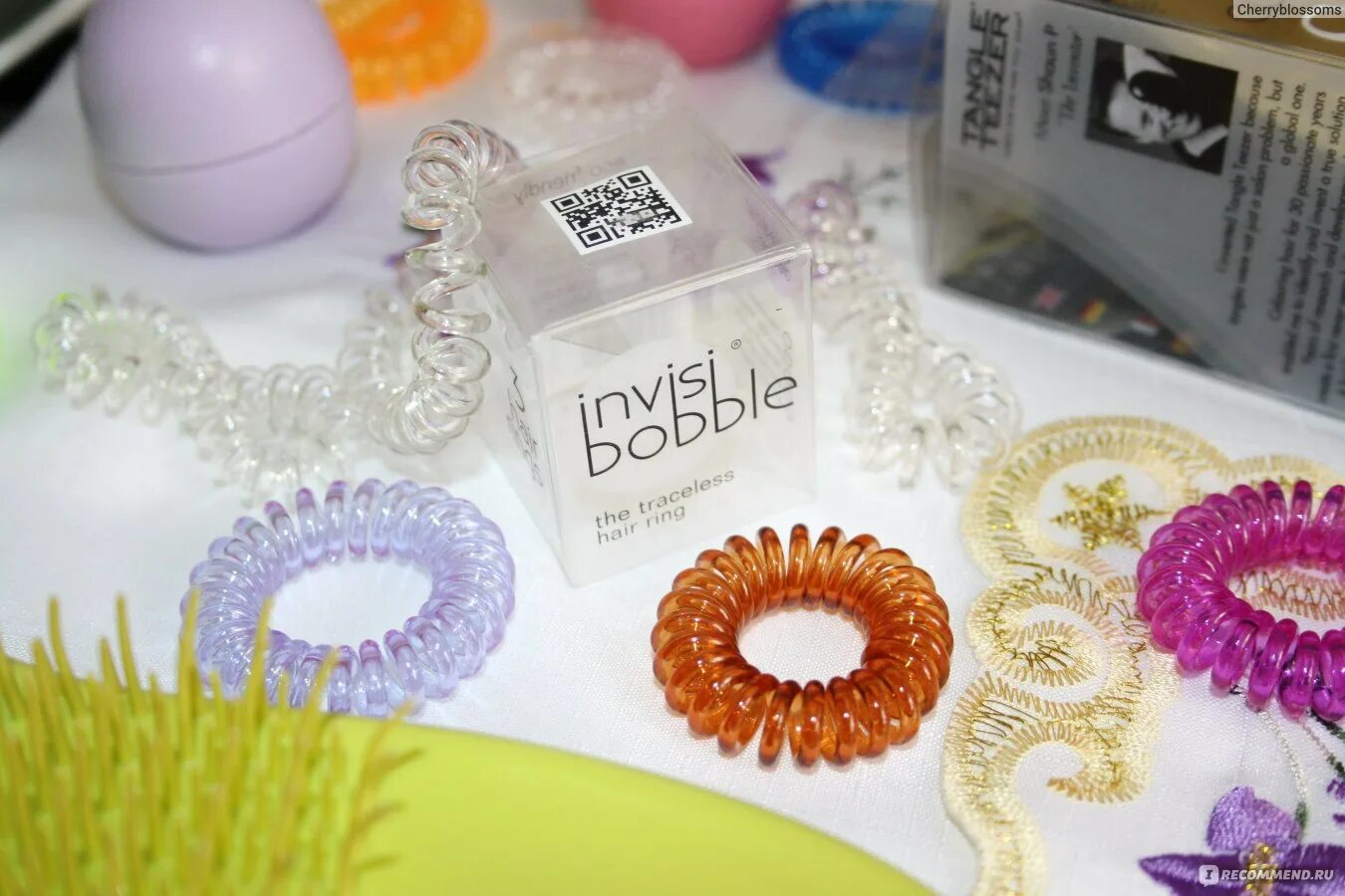 Резинка для волос invisibobble. Invisibobble логотип. 3117 invisibobble. invisibobble резинка с подвеской.