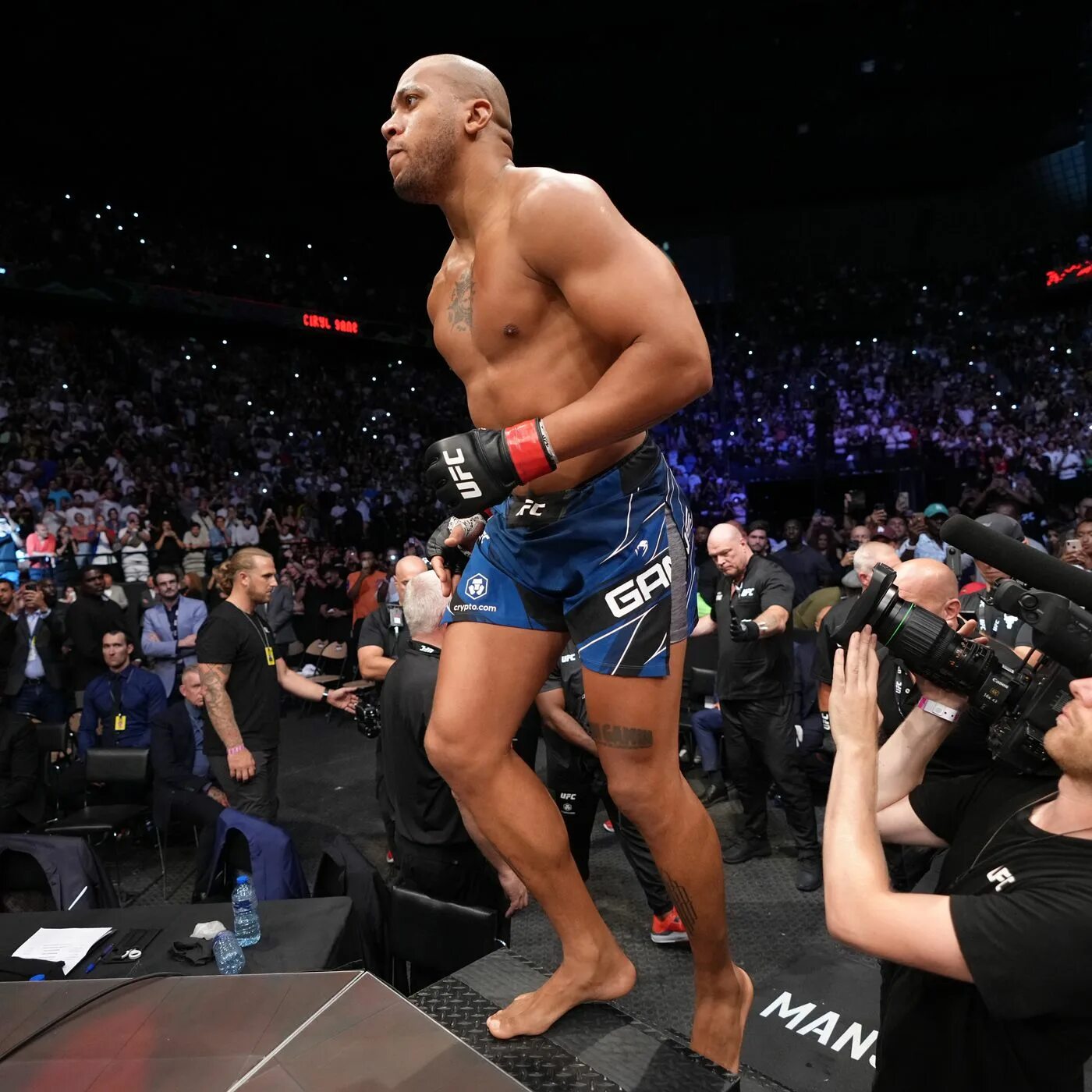 Ufc тв прямые трансляции. Сирил ган ufc. сирил ган джон джонс. юфс 285.