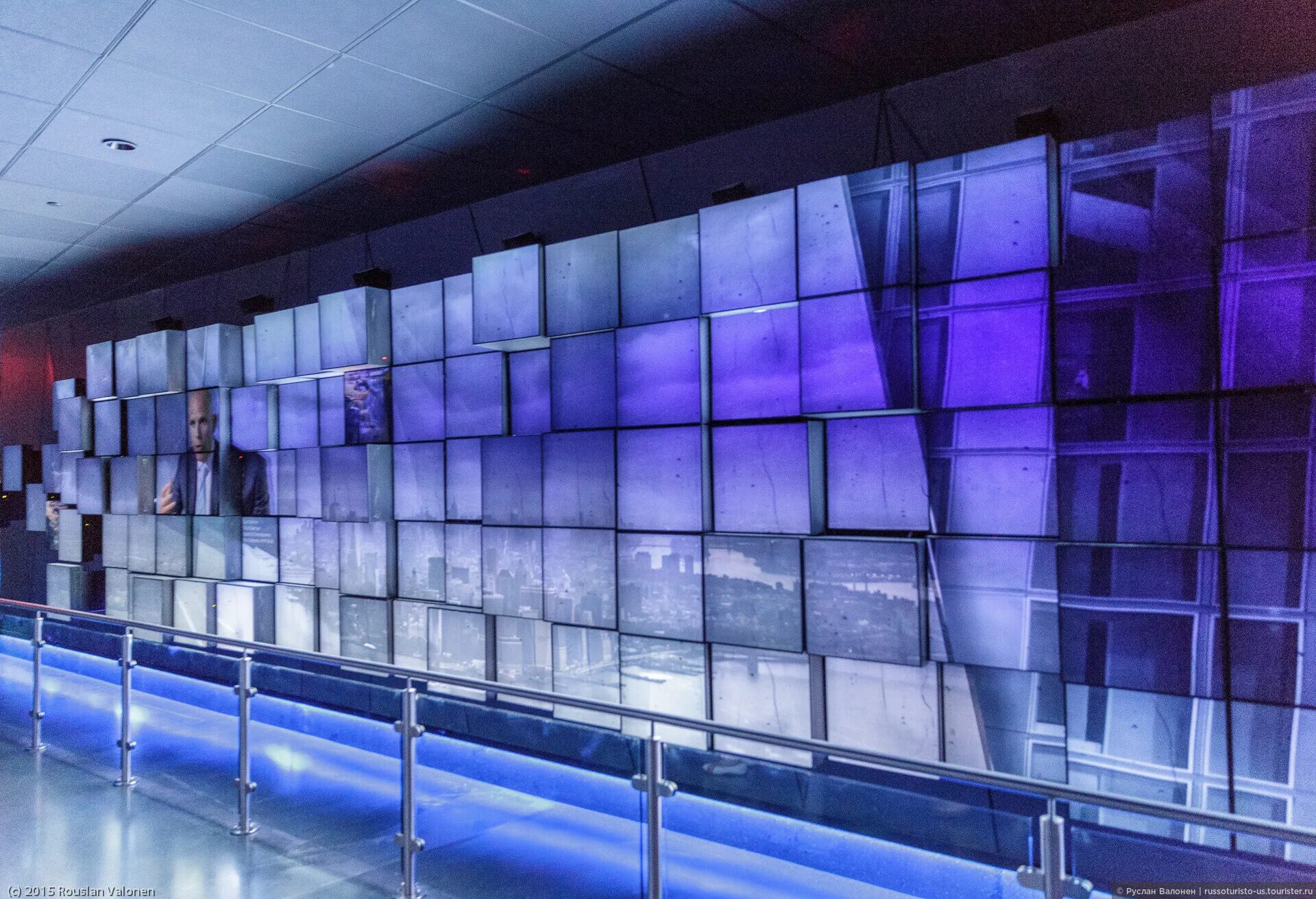 Небоскреб магазин. Виртуальная реальность в архитектуре. Виртуальные тц. Виртуальный торговый центр. Небоскреб магазин одежды нижний.