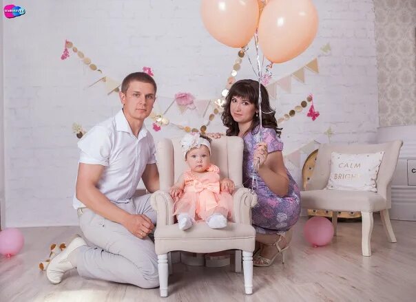 Елецкая 587 волгоград фотостудия. Фотосессия в волгограде в студии. Молодожены у окна. Студии волгоград фотосессии. Студии волгоград фотосессии.
