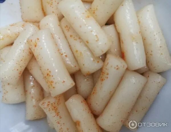 Рисовые клёцки токпокки. Токпокки из рисовой муки. Клёцки из рисовой муки. Чиз токпокки. Токпокки на палочке.